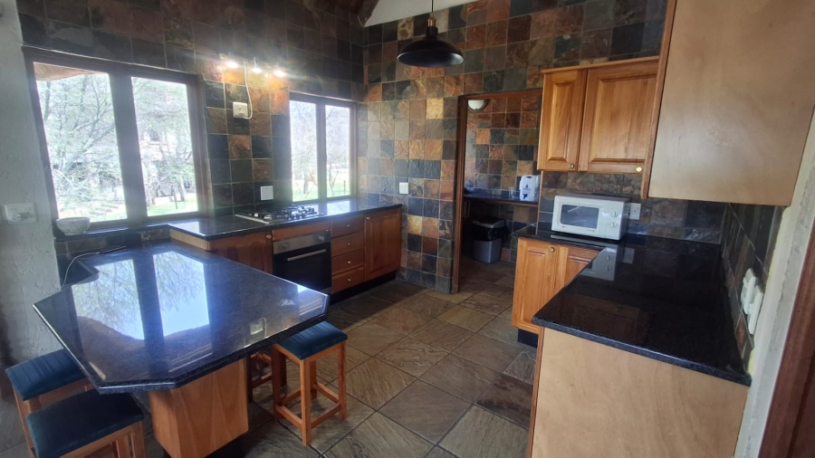 4 Bedroom Property for Sale in Boschenvaal River Front Lodges Free State
